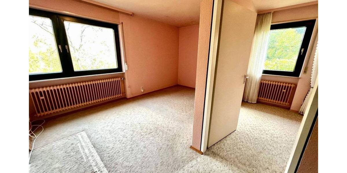 Einfamilienhaus Kaiserslautern Innenstadt - 6 Zimmer, 211 m&sup2;, 275.000&euro; | Angebot:25928854