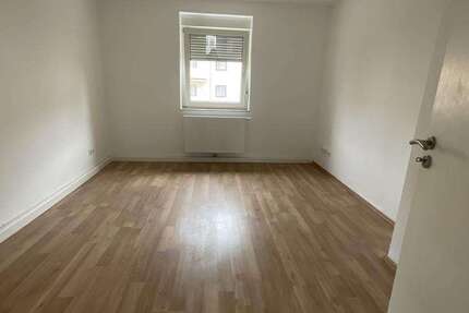 Wohnung zum Mieten in Kaiserslautern 379 € 34.15 m² 1 zimmer