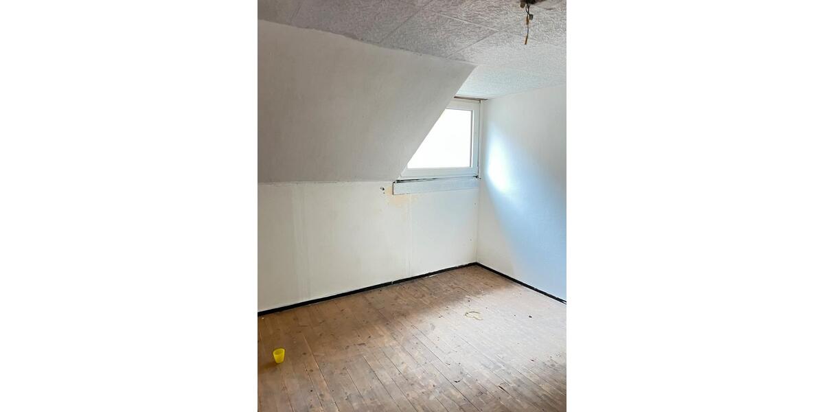 Doppelhaushälfte Elmstein - 8 Zimmer, 172 m&sup2;, 62.000&euro; | Angebot:26290075
