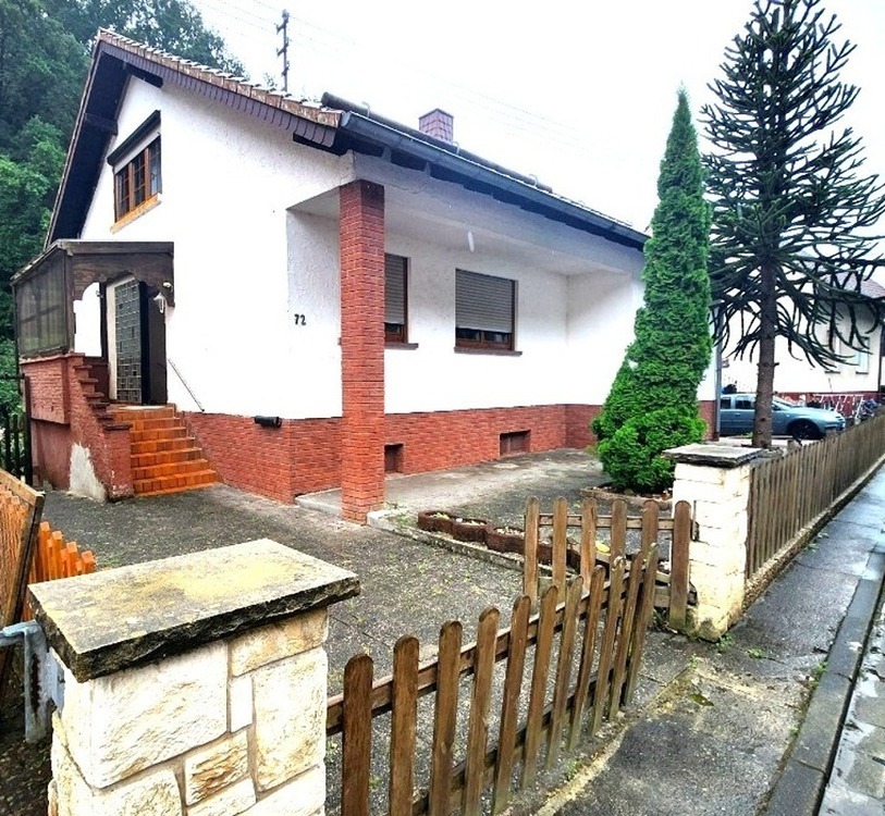 Freistehendes Einfamilienhaus in Obernheim-Kirchenarnbach – Ihr neues Zuhause mit Garten wartet 5 zimmer