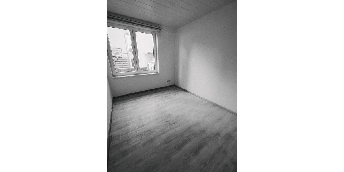 Etagenwohnung Kaiserslautern Betzenberg - 4 Zimmer, 125 m&sup2;, 1.500&euro; | Angebot:26185171