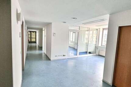 Büro in Kaiserslautern 1.550 € 180.06 m² zimmer