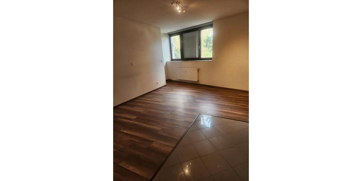 Erdgeschoßwohnung Ramstein-Miesenbach Miesenbach - 2.5 Zimmer, 153 m&sup2;, 1.300&euro; | Angebot:26631520