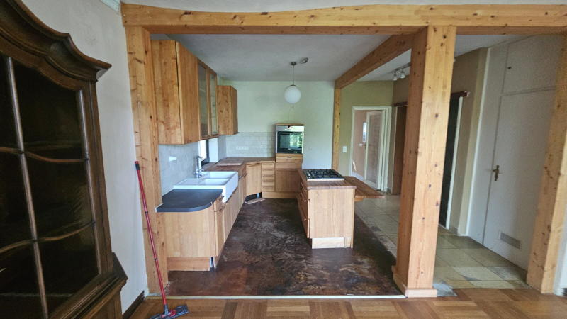 ObjNr:19522 - Freistehendes, repräsentatives EFH mit Garten und großem Grundstück ausserhalb in DÜW-Grethen 7 zimmer