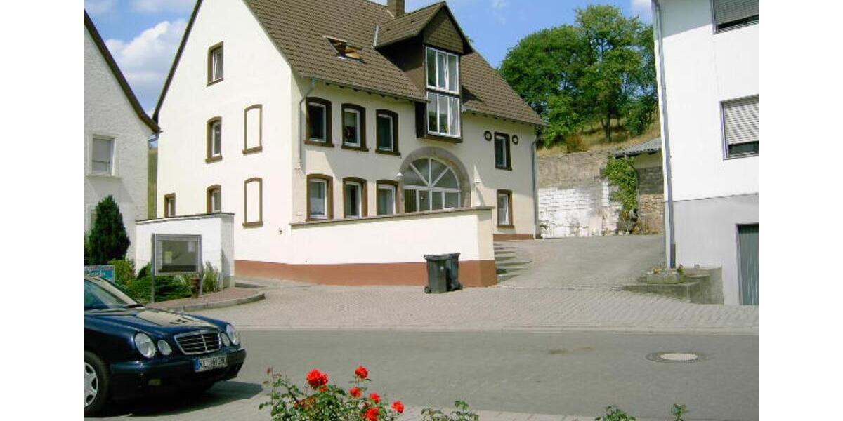 Dachgeschoßwohnung Wolfstein - 3 Zimmer, 92 m&sup2;, 700&euro; | Angebot:25045816