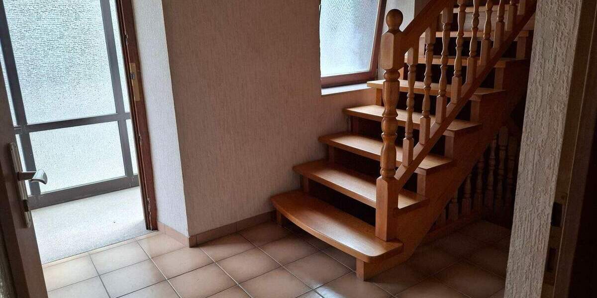 Mehrfamilienhaus, Wohnhaus Kaiserslautern Innenstadt - 6 Zimmer, 215.000&euro; | Angebot:26028129