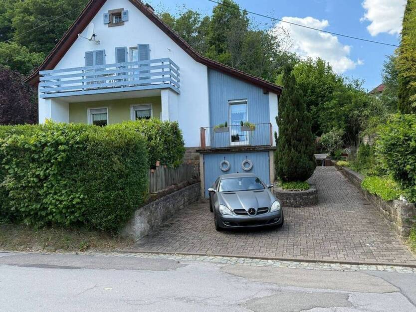 Top gepflegtes Einfamilienhaus mit Pool, Sauna und Garten - Einziehen und Wohlfühlen
