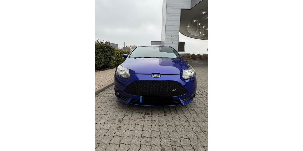 Ford Focus 143.000 km 12.399 € Bad Dürkheim 67098