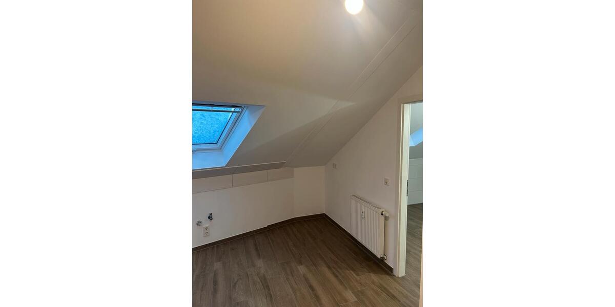 Dachgeschoßwohnung Pirmasens - 2 Zimmer, 70 m&sup2;, 500&euro; | Angebot:25354564