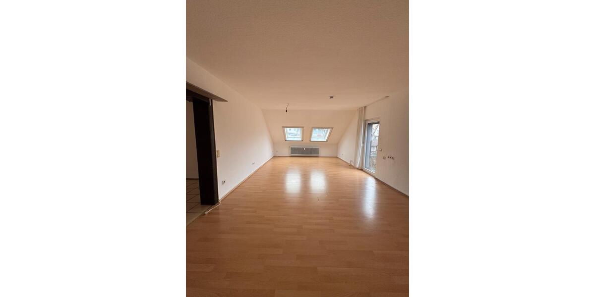 Dachgeschoßwohnung Kaiserslautern Betzenberg - 4 Zimmer, 110 m&sup2;, 950&euro; | Angebot:24841764