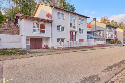 Hervorragend ausgestattetes Zwei- bis Dreifamilienhaus 1 zimmer