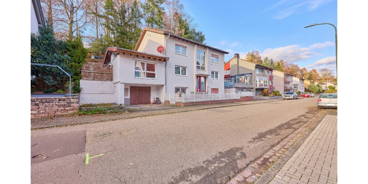 Hervorragend ausgestattetes Zwei- bis Dreifamilienhaus 1 zimmer