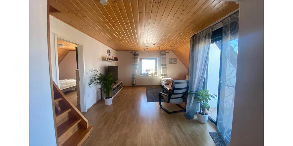 Dachgeschoßwohnung Katzweiler - 4 Zimmer, 114 m&sup2;, 950&euro; | Angebot:25305851