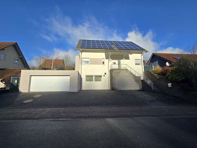 Haus zum Mieten in Reichenbach-Steegen 3.100 € 268.63 m²