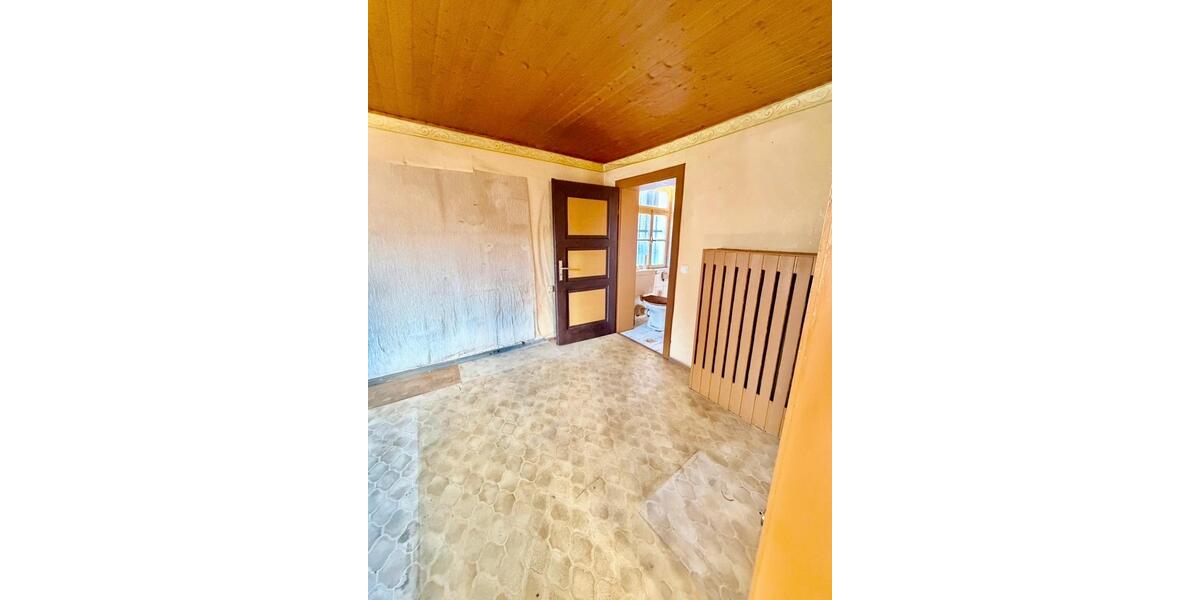 Einfamilienhaus Hauenstein - 7 Zimmer, 190 m&sup2;, 130.000&euro; | Angebot:26826227
