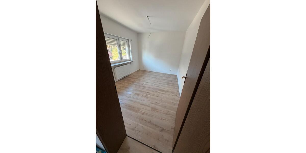 Etagenwohnung Kaiserslautern Engelshof - 3 Zimmer, 80 m&sup2;, 880&euro; | Angebot:26253312