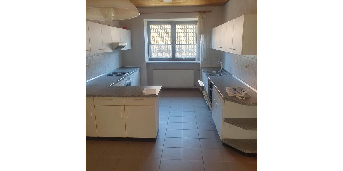 Etagenwohnung Queidersbach - 4 Zimmer, 160 m&sup2;, 950&euro; | Angebot:26394050