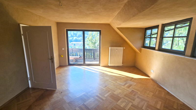 ObjNr:19522 - Freistehendes, repräsentatives EFH mit Garten und großem Grundstück ausserhalb in DÜW-Grethen 7 zimmer