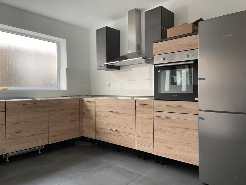 5 ZKB Neu renovierte Wohnung zimmer