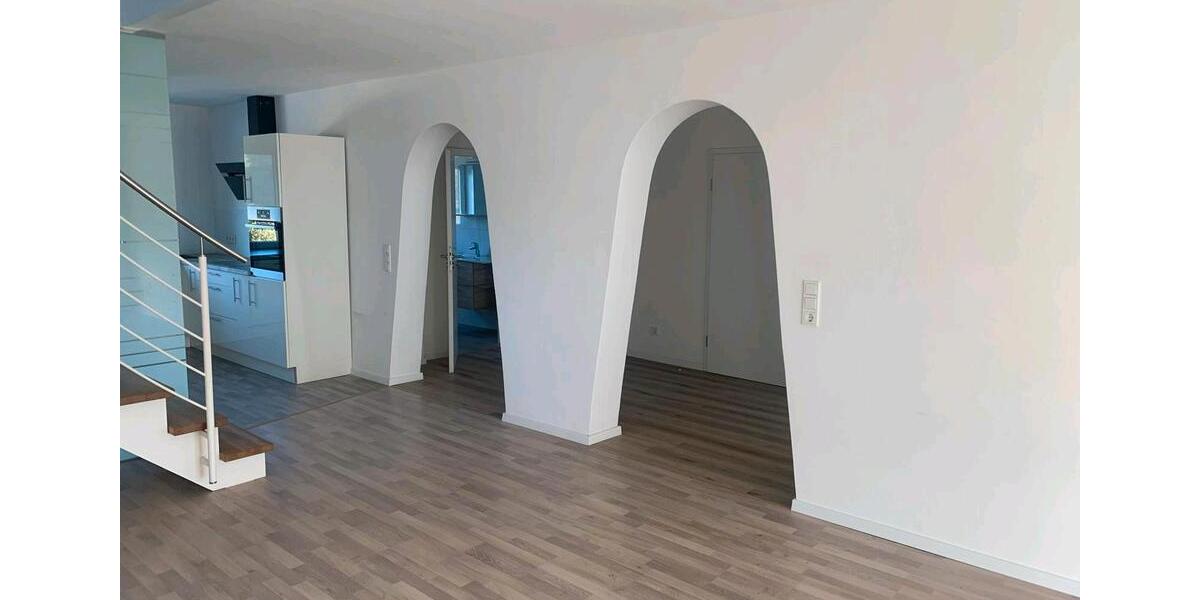 Etagenwohnung Ramstein-Miesenbach Hütschenhausen - 4 Zimmer, 145 m&sup2;, 1.480&euro; | Angebot:24717538