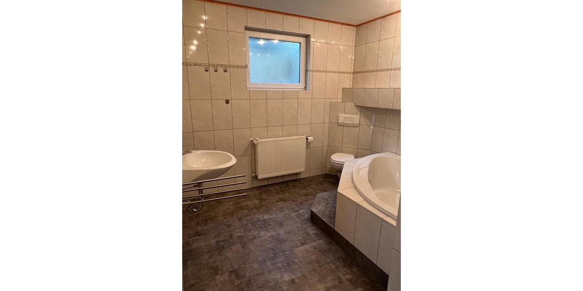 Erdgeschoßwohnung Leimen - 2.5 Zimmer, 96 m&sup2;, 650&euro; | Angebot:25403502