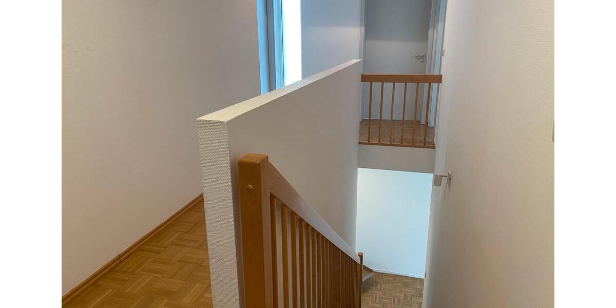 Doppelhaushälfte Kaiserslautern Betzenberg - 6 Zimmer, 179 m&sup2;, 2.250&euro; | Angebot:25023011