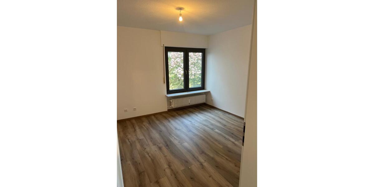 Etagenwohnung Pirmasens - 4 Zimmer, 115 m&sup2;, 1.490&euro; | Angebot:26148616