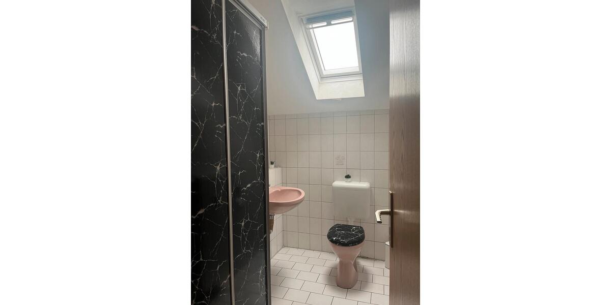 Dachgeschoßwohnung Kaiserslautern Einsiedlerhof - 1 Zimmer, 25 m&sup2;, 600&euro; | Angebot:26640857