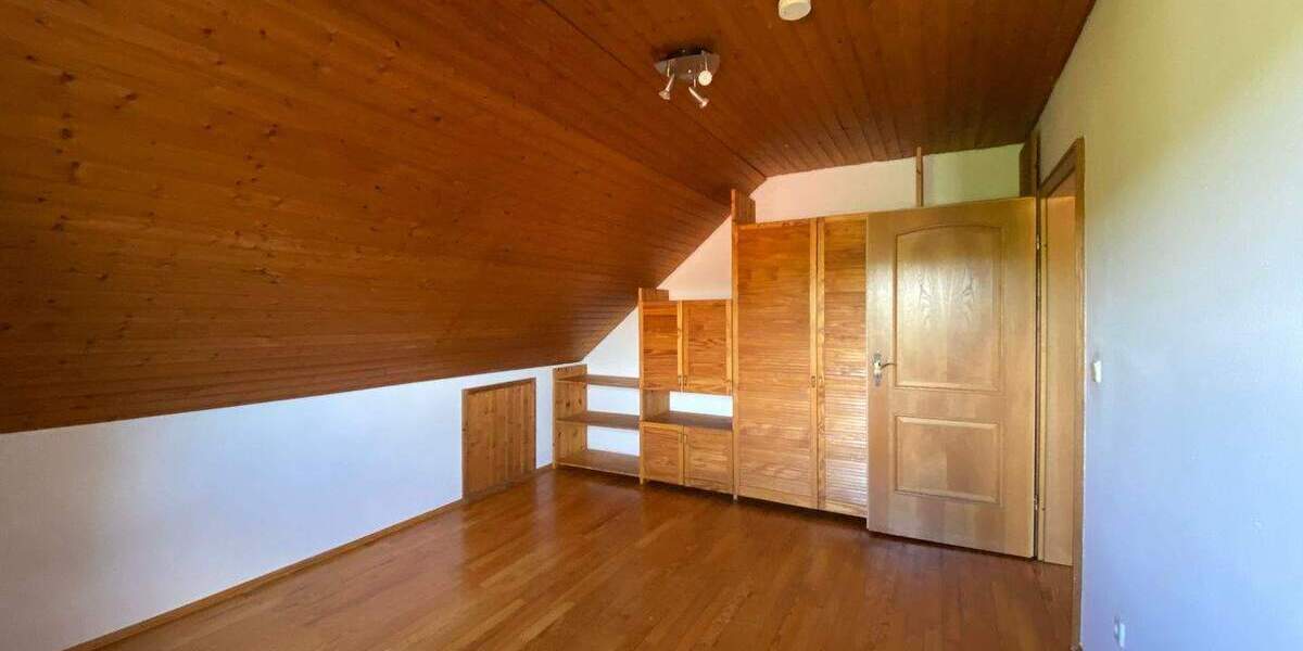 Bungalow Wallhalben - 7 Zimmer, 260 m&sup2;, 1.900&euro; | Angebot:26190672