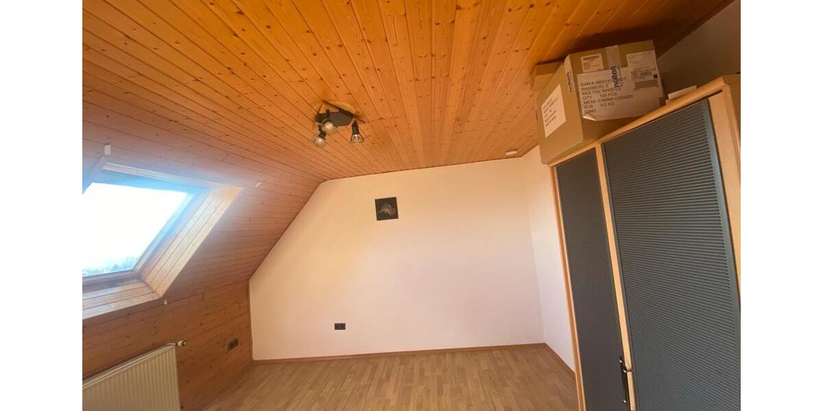 Dachgeschoßwohnung Katzweiler - 4 Zimmer, 114 m&sup2;, 950&euro; | Angebot:25305851