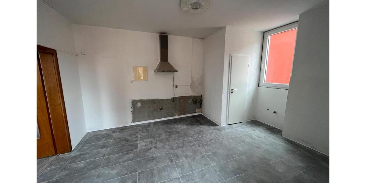 Etagenwohnung Kaiserslautern Betzenberg - 4 Zimmer, 100 m&sup2;, 1.100&euro; | Angebot:25313087