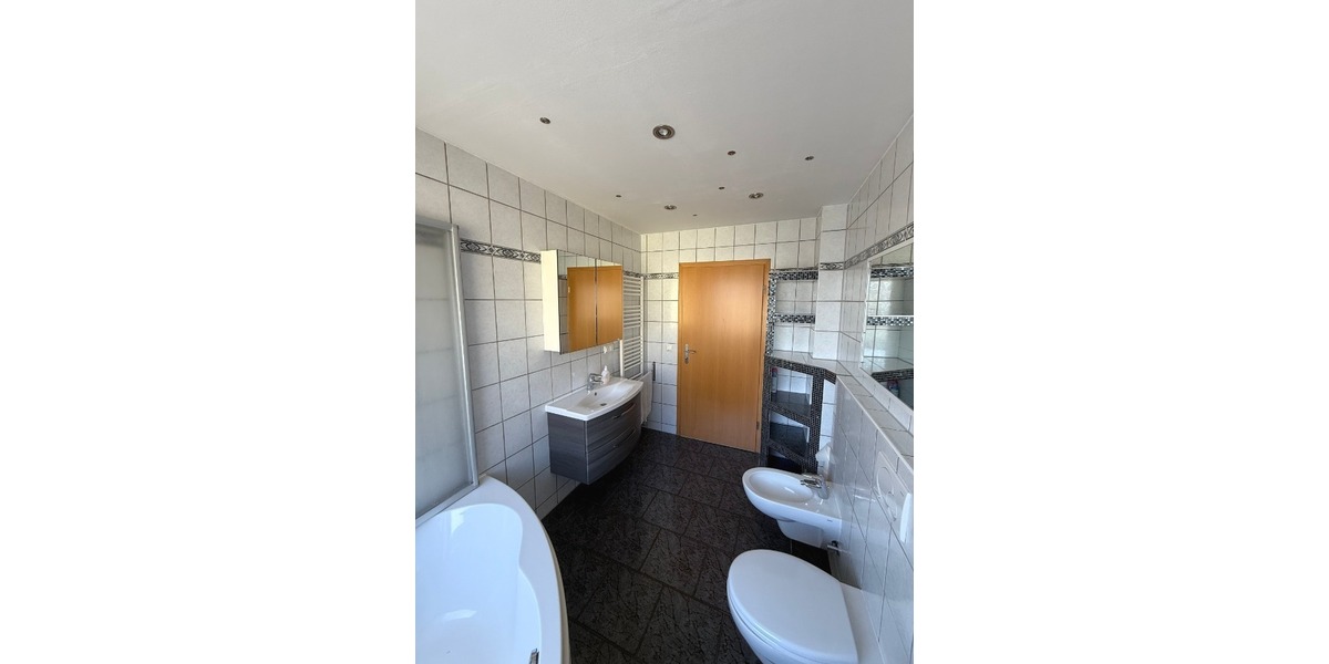 Modernes Effizienzhaus mit smarten Extras in Eisenberg 6 zimmer