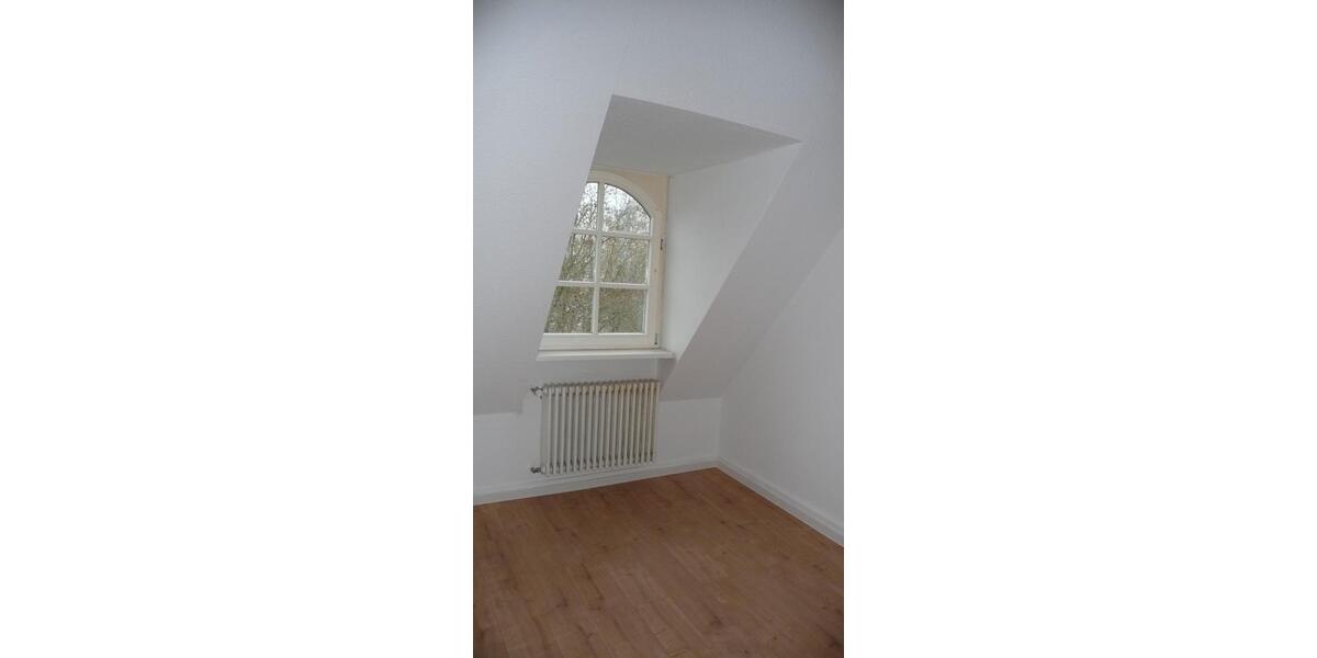 Dachgeschoßwohnung Kaiserslautern Betzenberg - 3.5 Zimmer, 72 m&sup2;, 690&euro; | Angebot:26489723