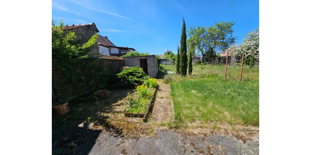 ObjNr:19684 - Freistehendes Einfamilienhaus mit Vor- und Rückgarten sowie Garage und Stellplatz - Bungalow Eisenberg (Pfalz) | Angebot:20430159