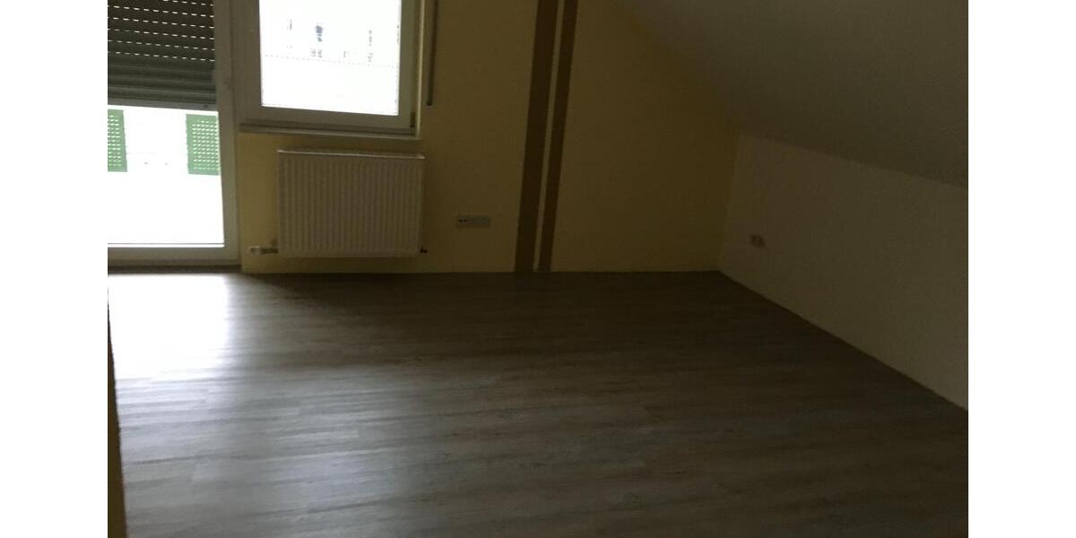 Dachgeschoßwohnung Queidersbach - 3 Zimmer, 100 m&sup2;, 610&euro; | Angebot:25256894