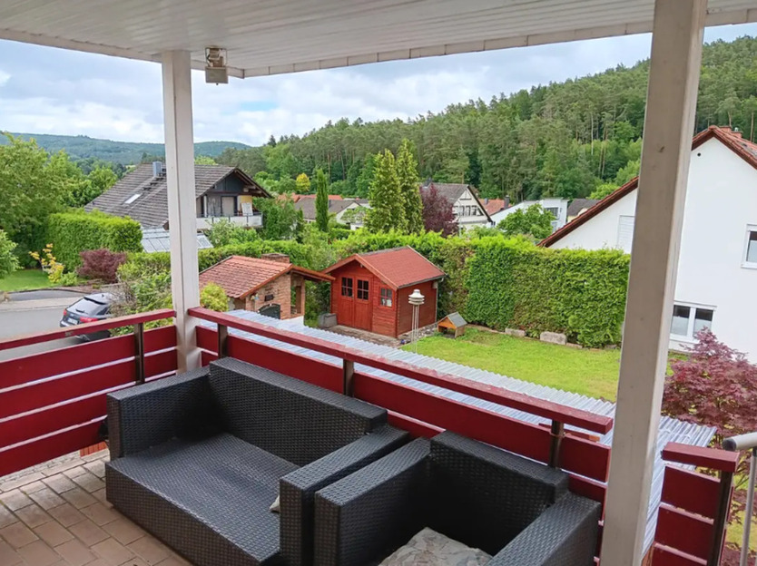 Spacious Family Home with Panoramic Views and Idyllic Garden