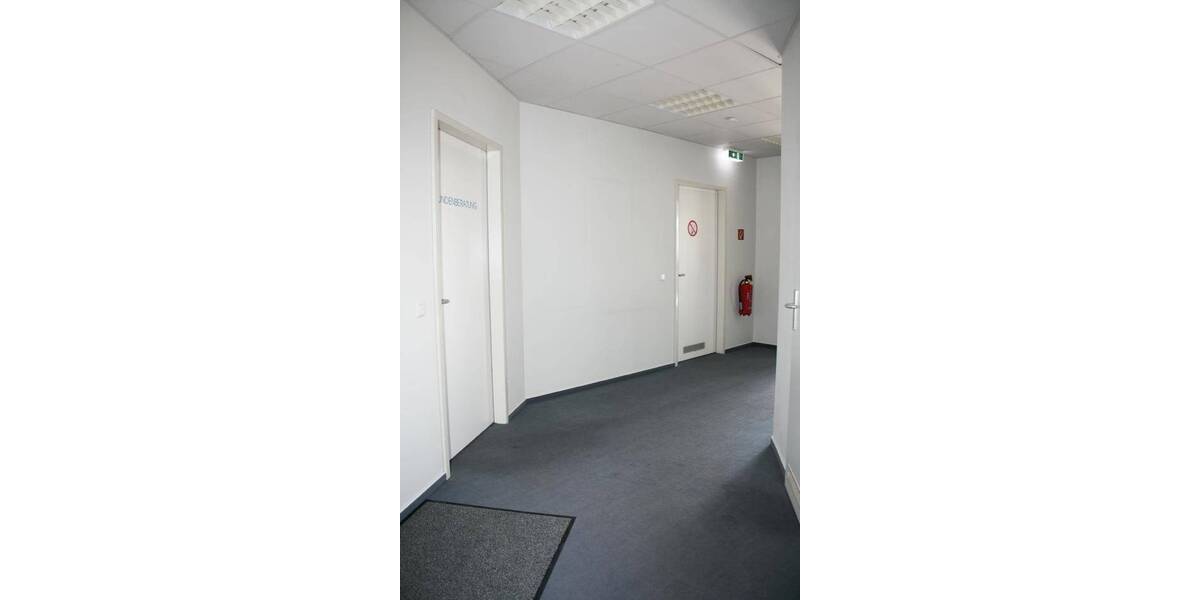 Gewerbeobjekt Kaiserslautern Innenstadt - 9 Zimmer, 6.720&euro; | Angebot:25800229