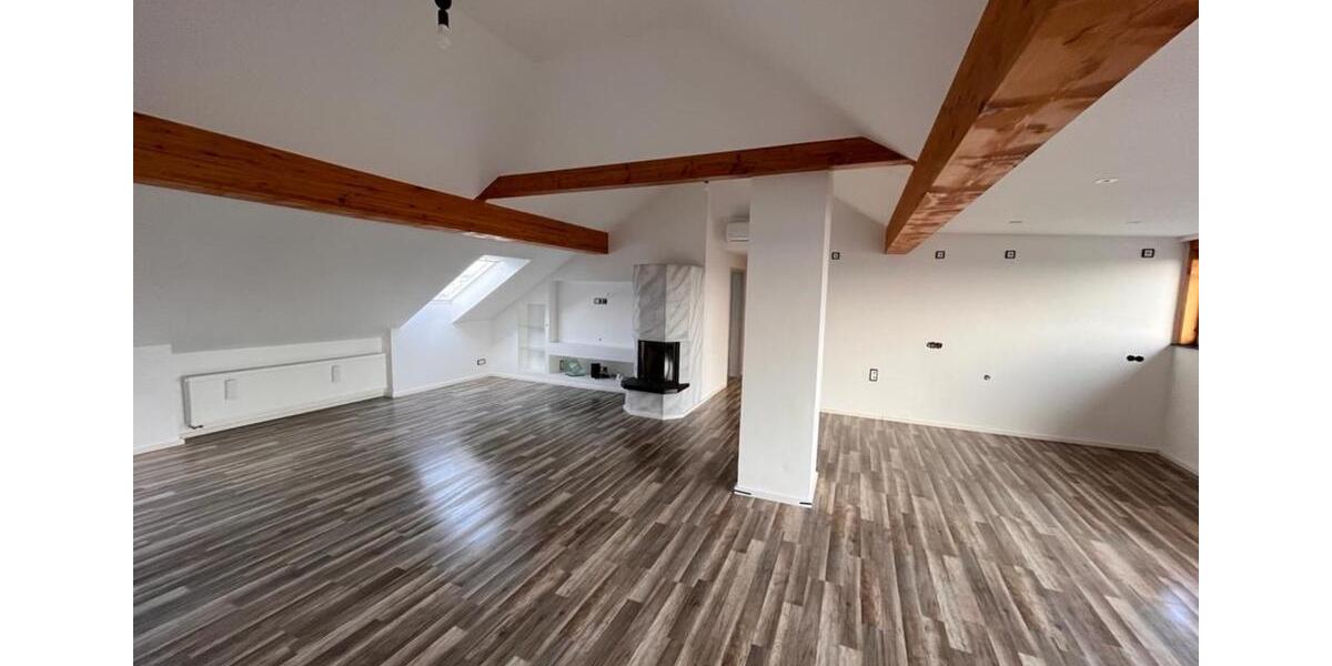 Großzügige 5,5-Zimmer-Maisonettewohnung mit Sauna, Kamin & Balkon 5.5 zimmer
