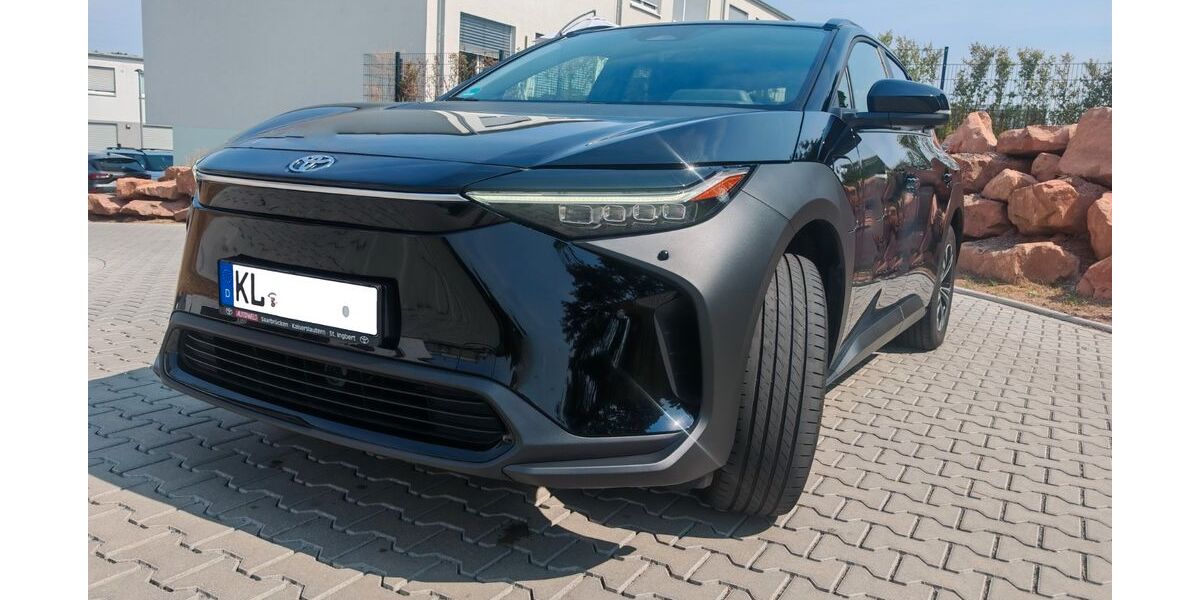 Toyota bZ4X 28.800 km 29.800 &euro; Weilerbach 67685