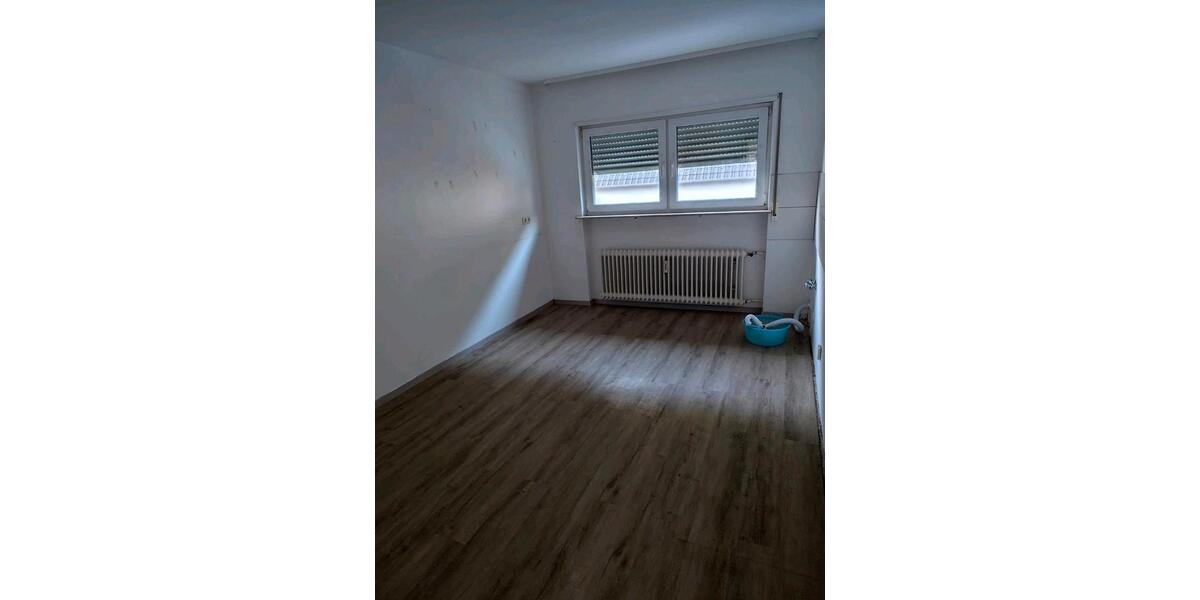 Etagenwohnung Hinterweidenthal - 1 Zimmer, 120 m&sup2;, 1.100&euro; | Angebot:27597087