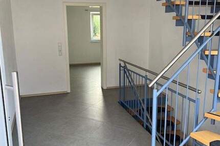 Haus Kaiserslautern Hohenecken - 7 Zimmer, 215 m&sup2;, 2.500&euro; | Angebot:25760514