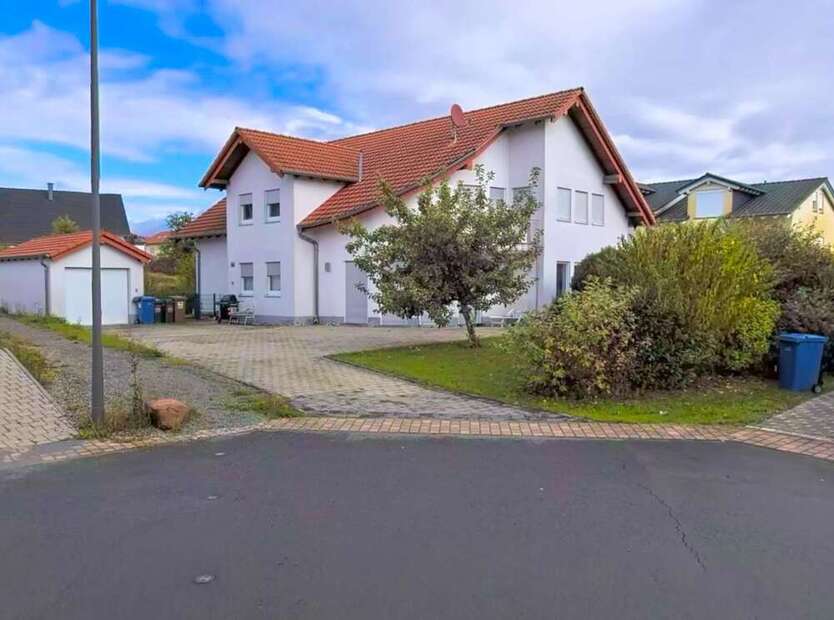 Haus zum Kaufen in Mackenbach 619.000 € 270 m²