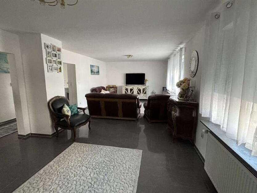 Haus zum Kaufen in Ramstein-Miesenbach 535.000 € 198 m²