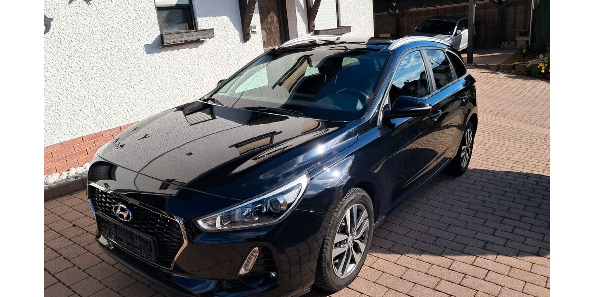 Hyundai i30 113.000 km 10.700 &euro; Oberstaufenbach 66879