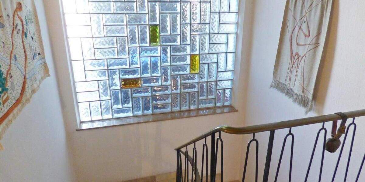 Einfamilienhaus Kaiserslautern Innenstadt - 7 Zimmer, 164 m&sup2;, 249.000&euro; | Angebot:25279631