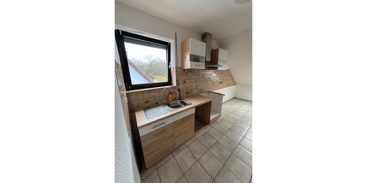 Dachgeschoßwohnung Kaiserslautern Betzenberg - 4 Zimmer, 110 m&sup2;, 950&euro; | Angebot:24841764