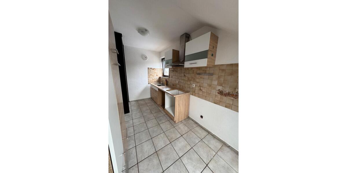 Dachgeschoßwohnung Kaiserslautern Betzenberg - 4 Zimmer, 110 m&sup2;, 950&euro; | Angebot:24841764