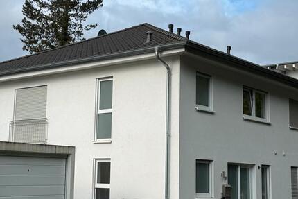 Haus Kaiserslautern - 4 Zimmer, 166 m&sup2;, 2.000&euro; | Angebot:26609449