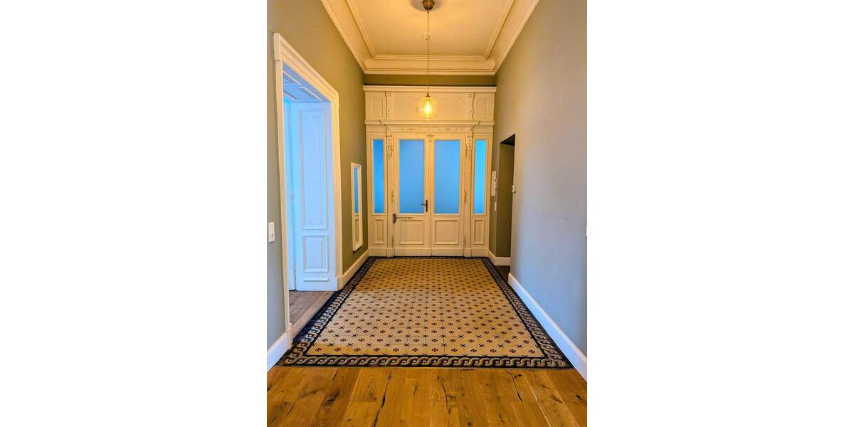 132m² stilvolle Altbauwohnung - barrierefrei. 3 zimmer