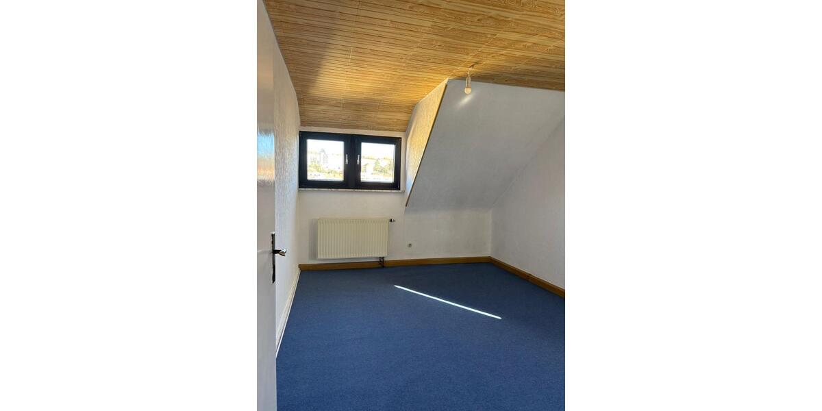 Dachgeschoßwohnung Pirmasens - 3 Zimmer, 70 m&sup2;, 420&euro; | Angebot:26185176